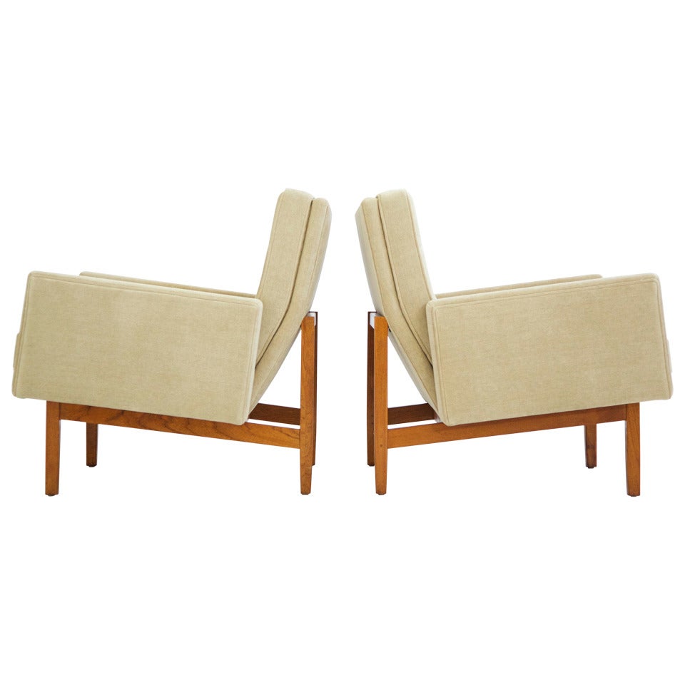 Pair of Knoll Lounges