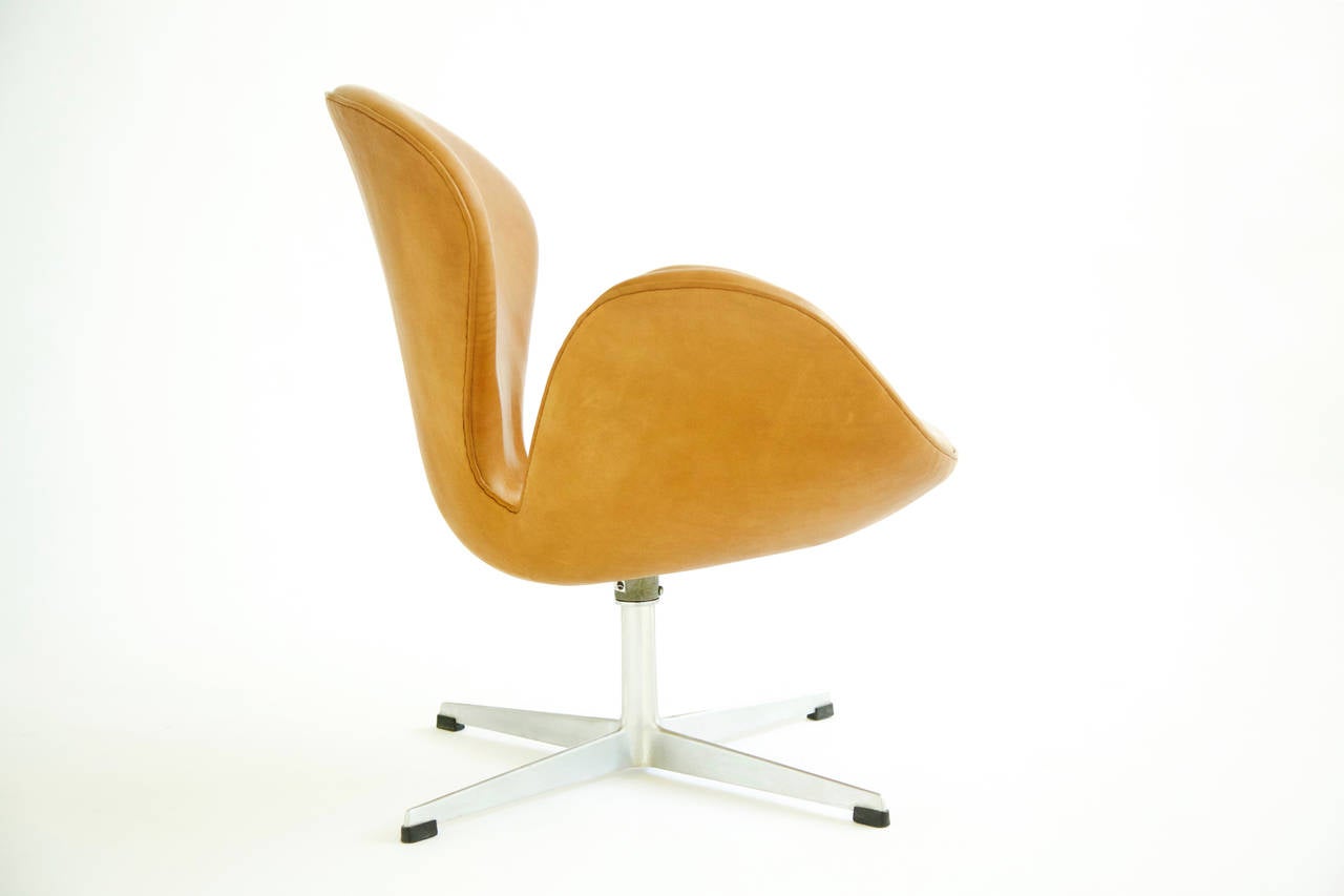Danish Pair of Arne Jacobsen Swan Chairs
