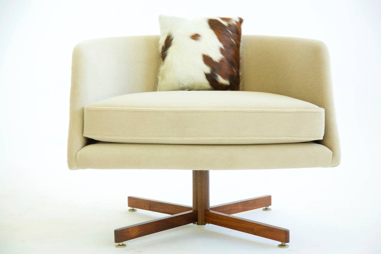 Mid-Century Modern Pair of Milo Baughman Lounge Chairs