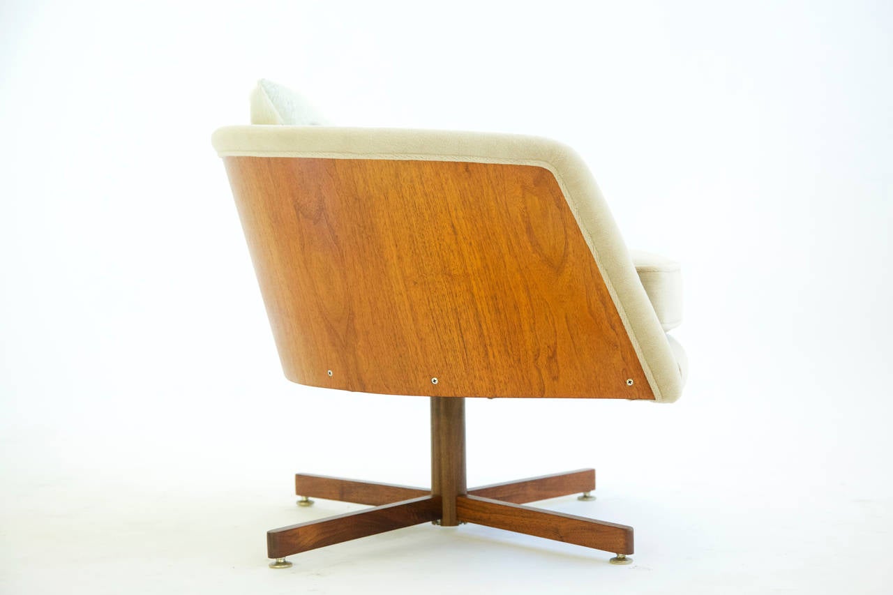 American Pair of Milo Baughman Lounge Chairs