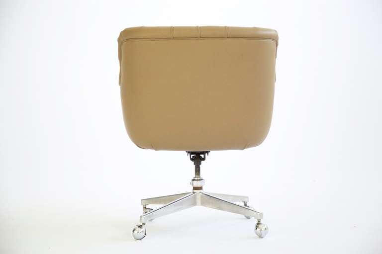 Edward Wormley Tufted Desk Chair In Excellent Condition In Chicago, IL
