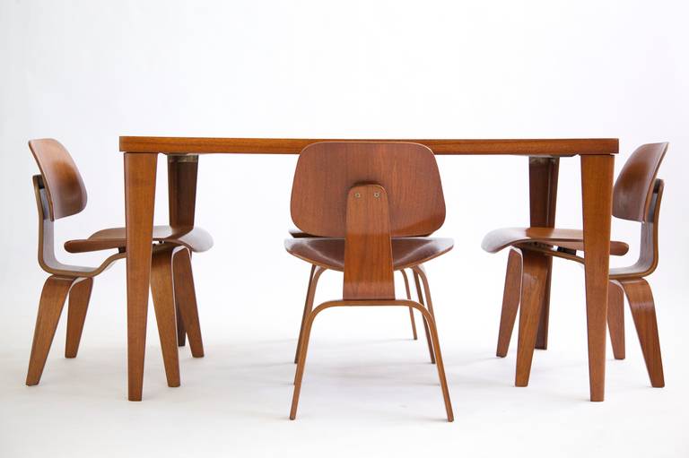 Set of Four Charles Eames Wooden Dining Chair 3