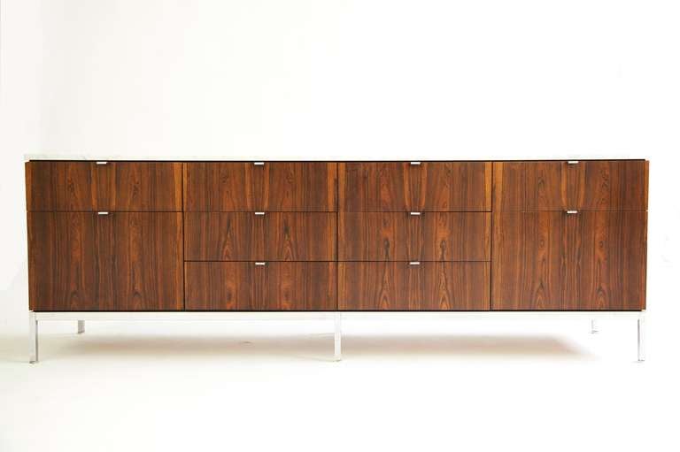 Florence Knoll for Knoll Rosewood and Marble Credenza, features 10 drawers with 2 being for files.
Carrera Marble top.
Great example with metal tab pulls and beautiful cathedral figuring.