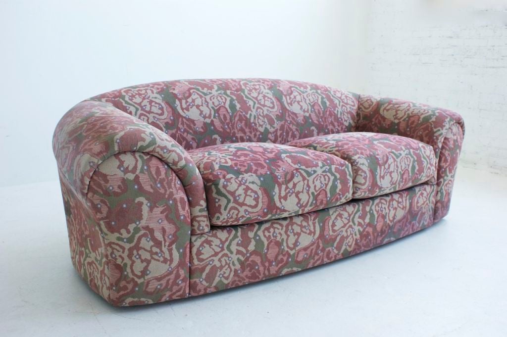 ROBERT VENTURI for Knoll, Historic Sofa with original Venturi designed pattern.