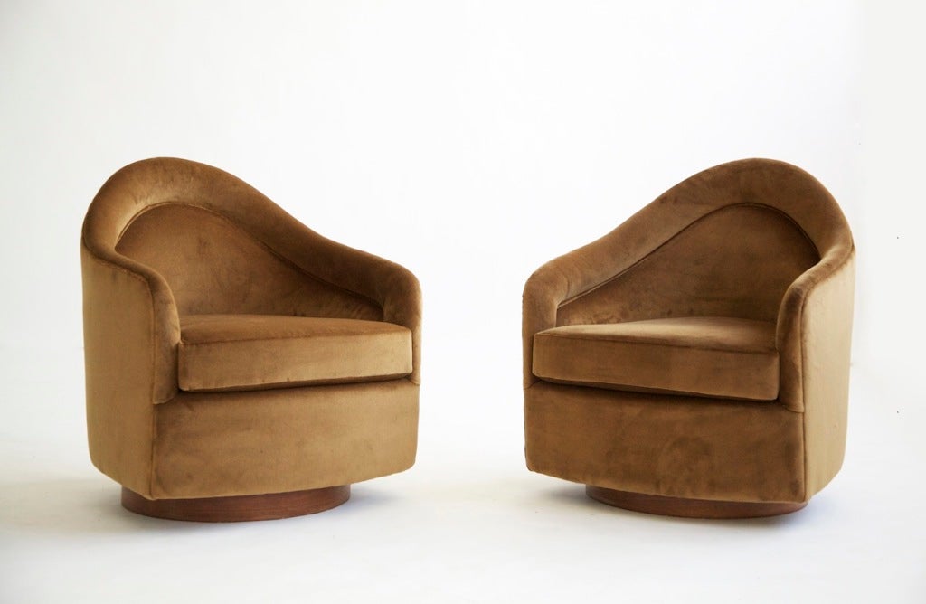 Pair of Swivel and Rocking Lounges, by Baughman
Reupholstered with Italian Silk velvet.
Seat height 16.75