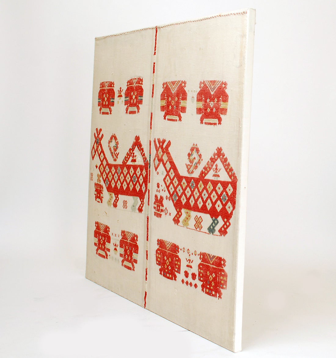 Rare Antique Guatemalan Ceremonial Tzute In Good Condition For Sale In San Francisco, CA