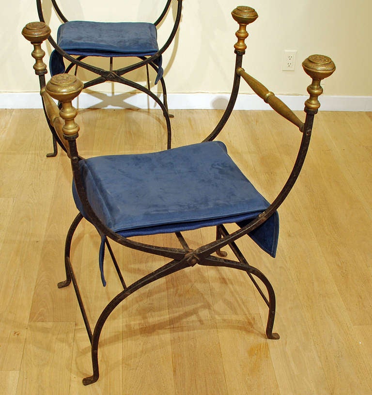 A Pair of Good Antique Italian Savanarola Chairs 1