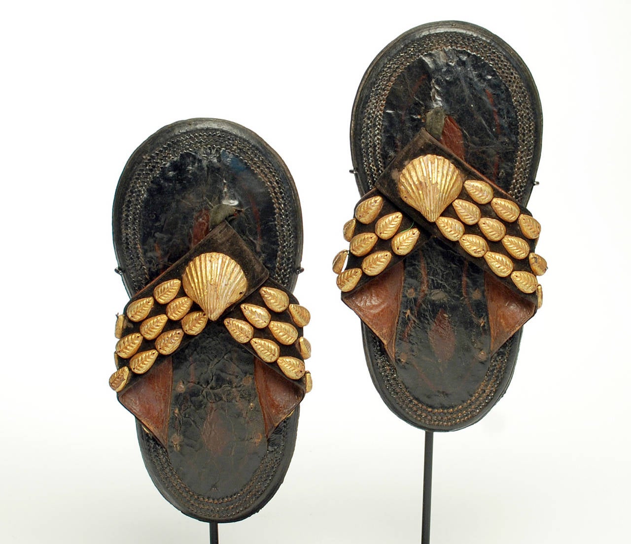 Ghanaian Rare Early 20th Century Royal Ashanti Crown and Sandals For Sale