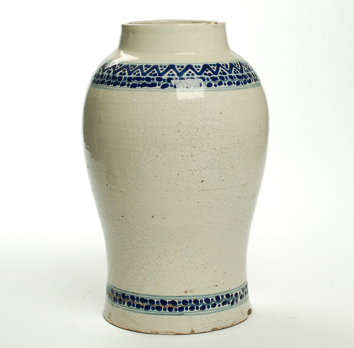 Rare Mexican Talavera Poblana Blue on White Tibor In Good Condition For Sale In San Francisco, CA