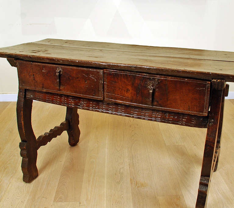 18th Century Spanish Baroque Period Chestnut Desk For Sale 1