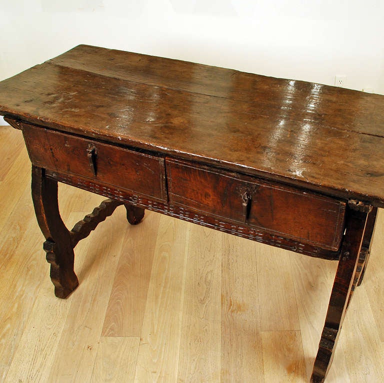 18th Century Spanish Baroque Period Chestnut Desk For Sale 2