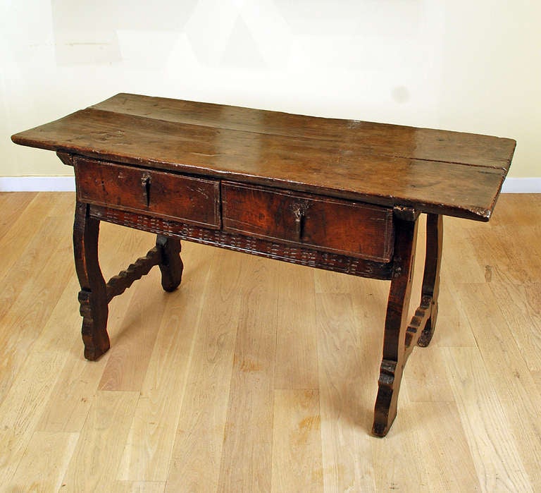 18th Century Spanish Baroque Period Chestnut Desk For Sale 4