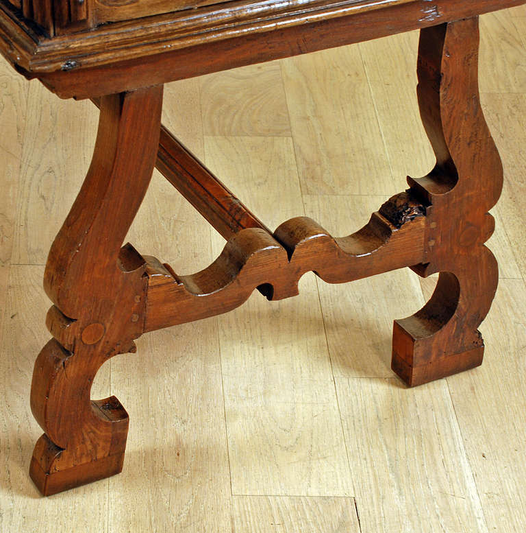 A Fine 18th Century Spanish Baroque Period Chestnut Desk For Sale 1