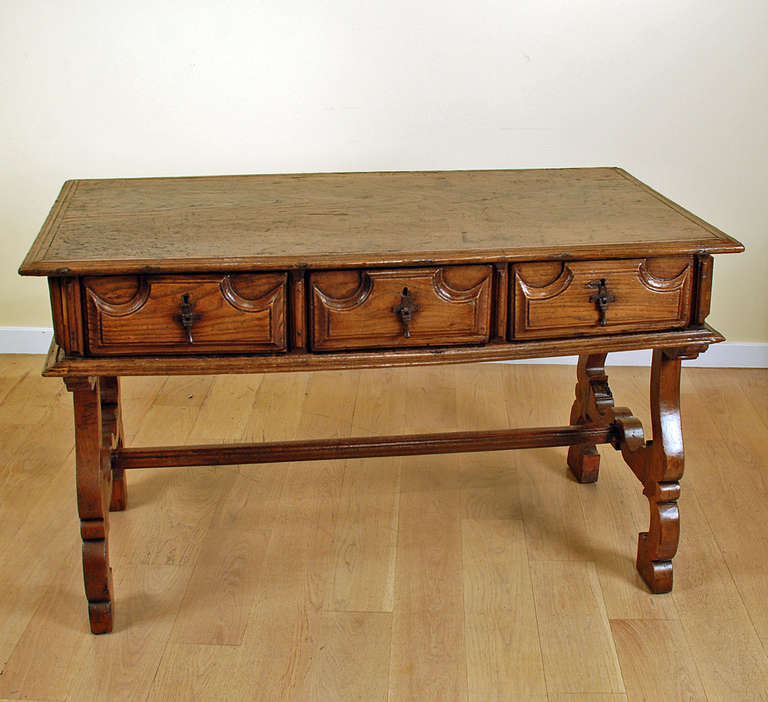 A Fine 18th Century Spanish Baroque Period Chestnut Desk In Excellent Condition For Sale In San Francisco, CA