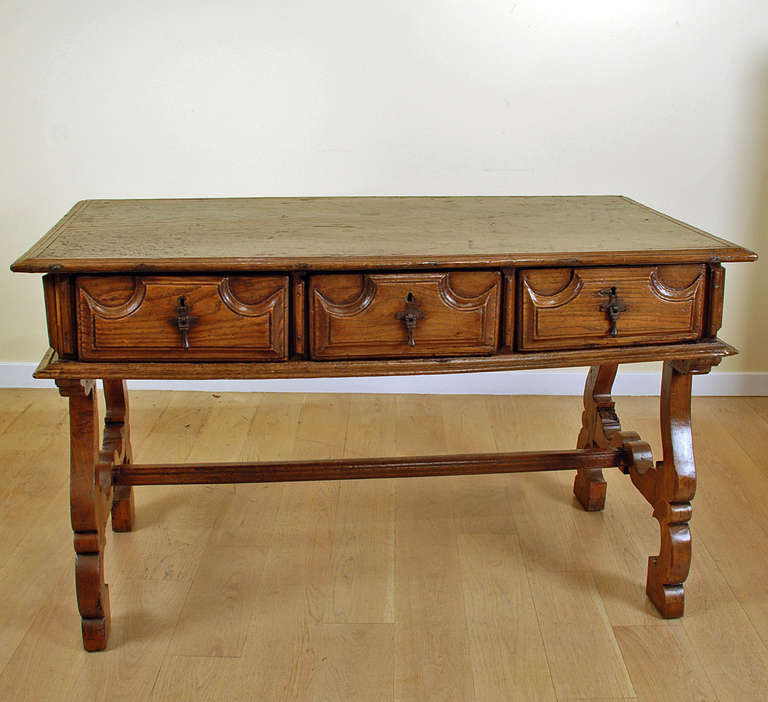 A Fine 18th Century Spanish Baroque Period Chestnut Desk For Sale 4