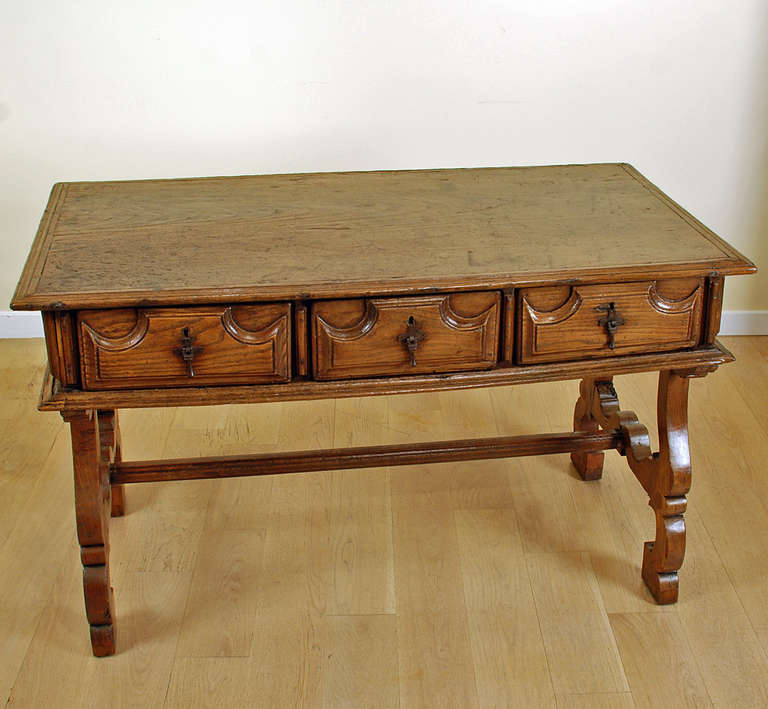 A Fine 18th Century Spanish Baroque Period Chestnut Desk For Sale 5