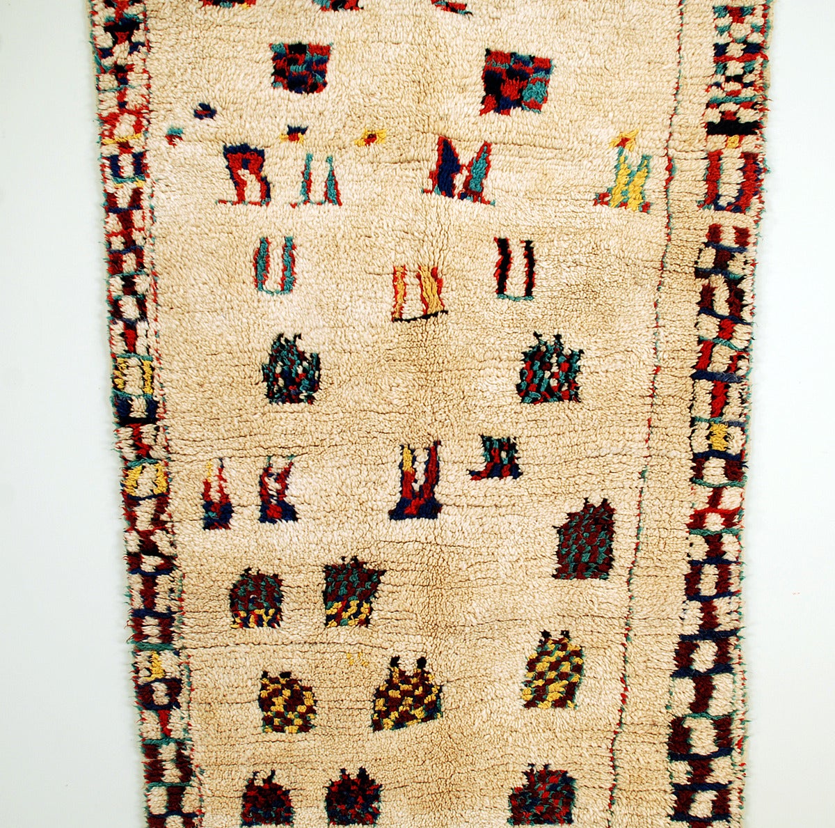 Late 20th Century Good Graphic Vintage Moroccan Berber Azilal For Sale