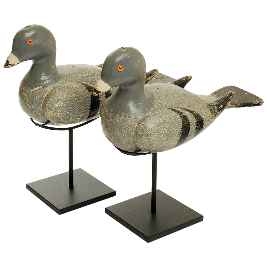 Rare Antique American Polychrome Painted Pigeon Decoys, circa 1900 For Sale