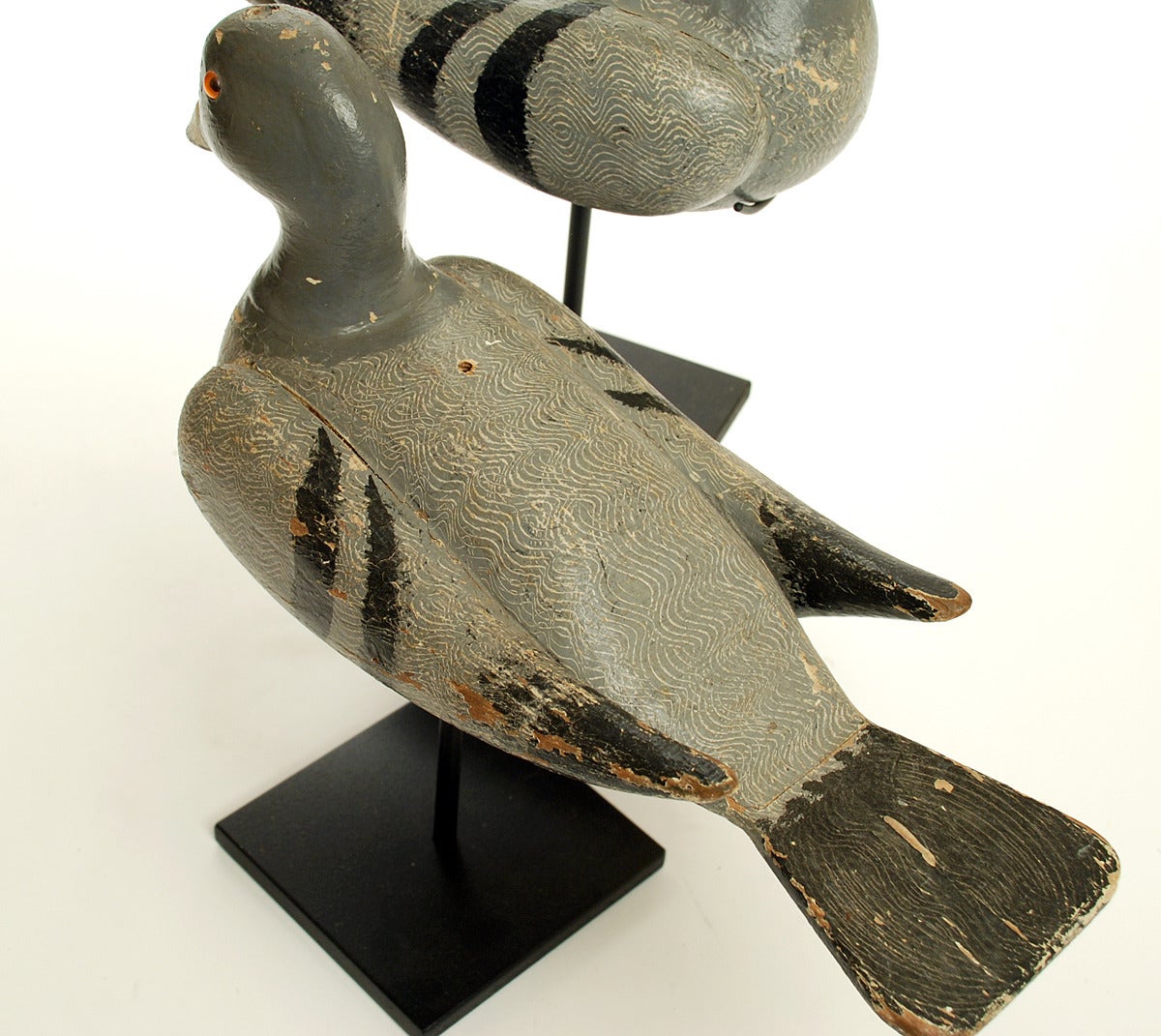 Rare Antique American Polychrome Painted Pigeon Decoys, circa 1900 For Sale 1