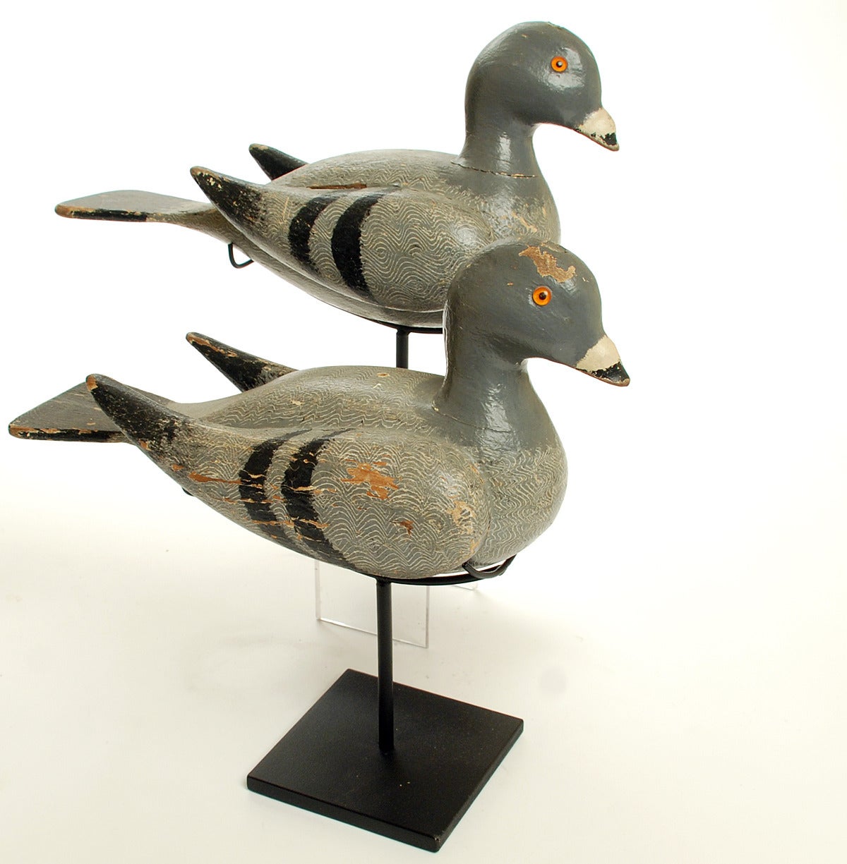 Rare Antique American Polychrome Painted Pigeon Decoys, circa 1900 In Excellent Condition For Sale In San Francisco, CA