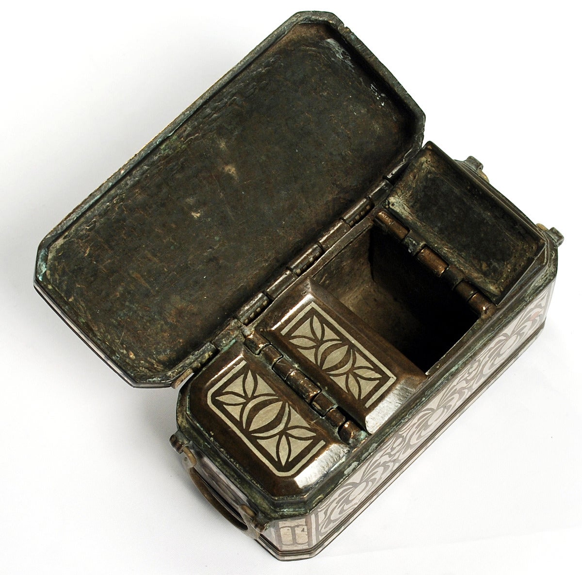 Philippine Antique Silver Inlaid Betel Nut Box, circa 1920 For Sale