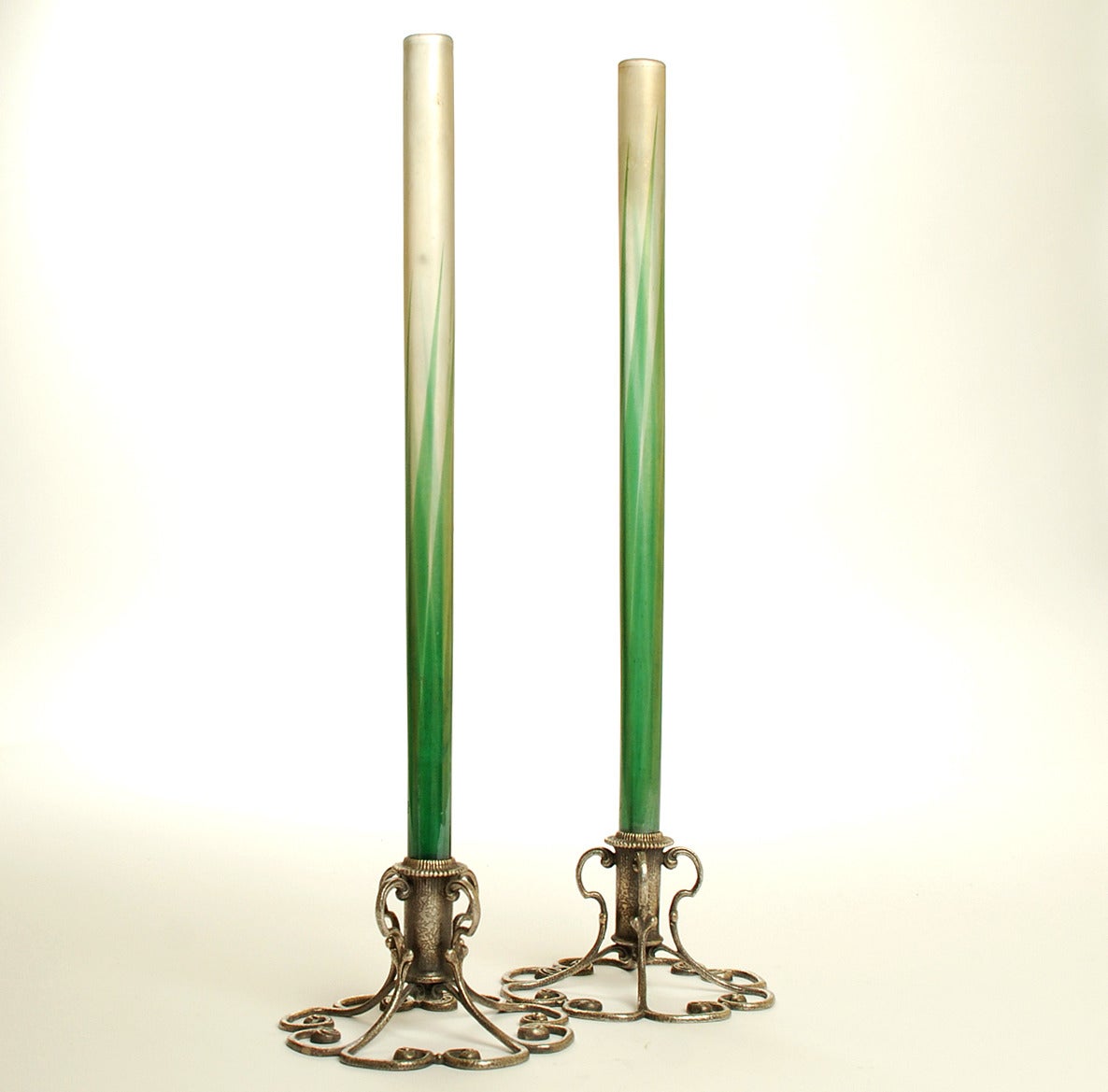 Pair of Stunning Antique Tiffany 'Favrile' Glass Vases, circa 1900 For Sale 1