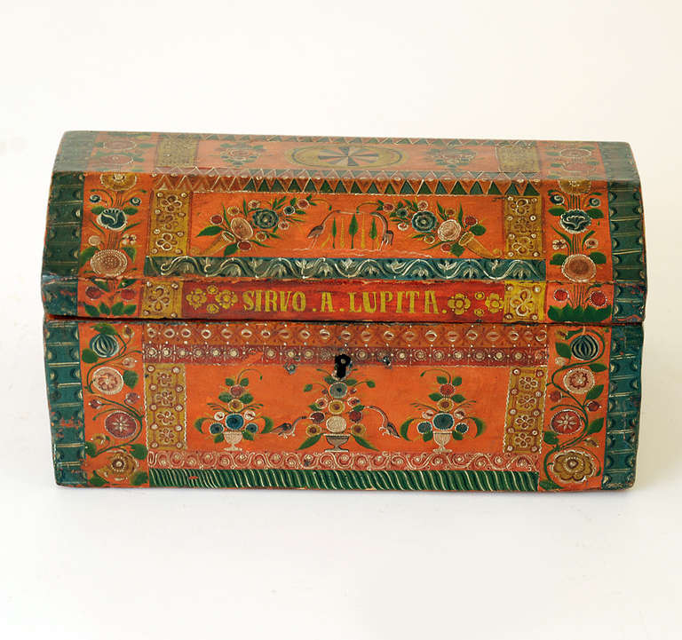 A Stunning 19th Century Hand Painted and Lacquered Keepsake from Olinala, Mexico 4