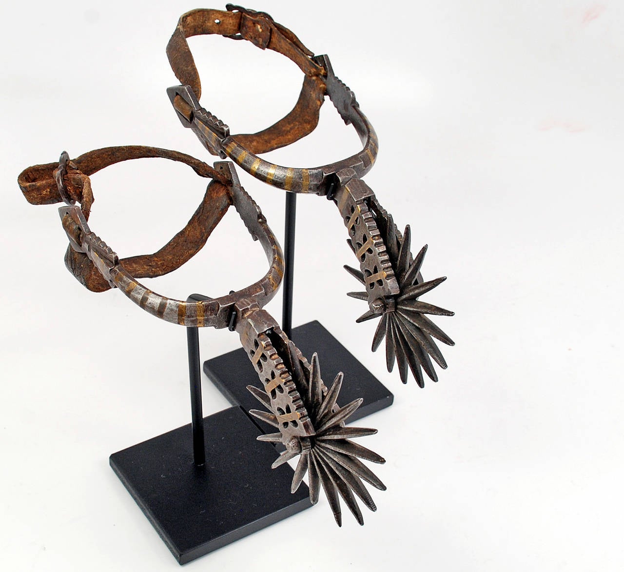 Pair of Large Antique Gaucho Spurs, Argentina circa 1900 In Excellent Condition In San Francisco, CA