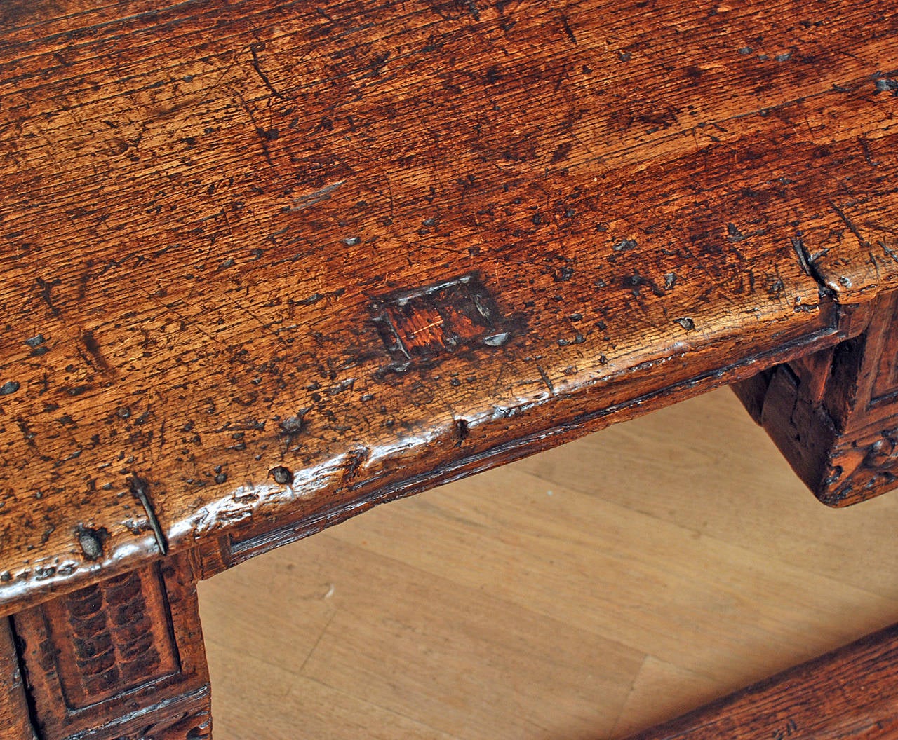 Superb 17th Century Spanish Baroque Period Chestnut Desk For Sale 5