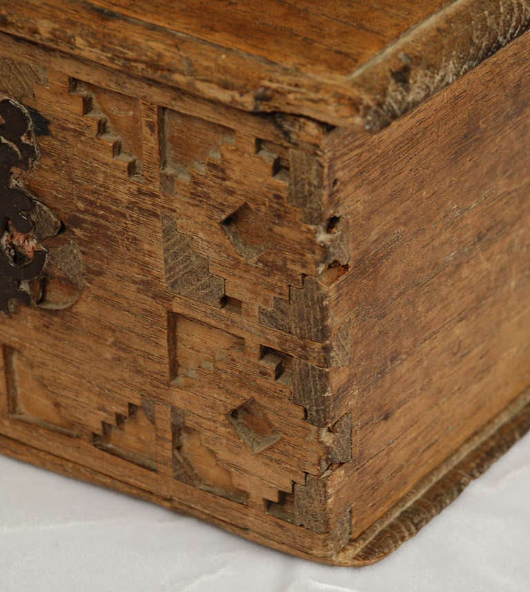 A Fine and Rare 18th Century Spanish Colonial Box 3