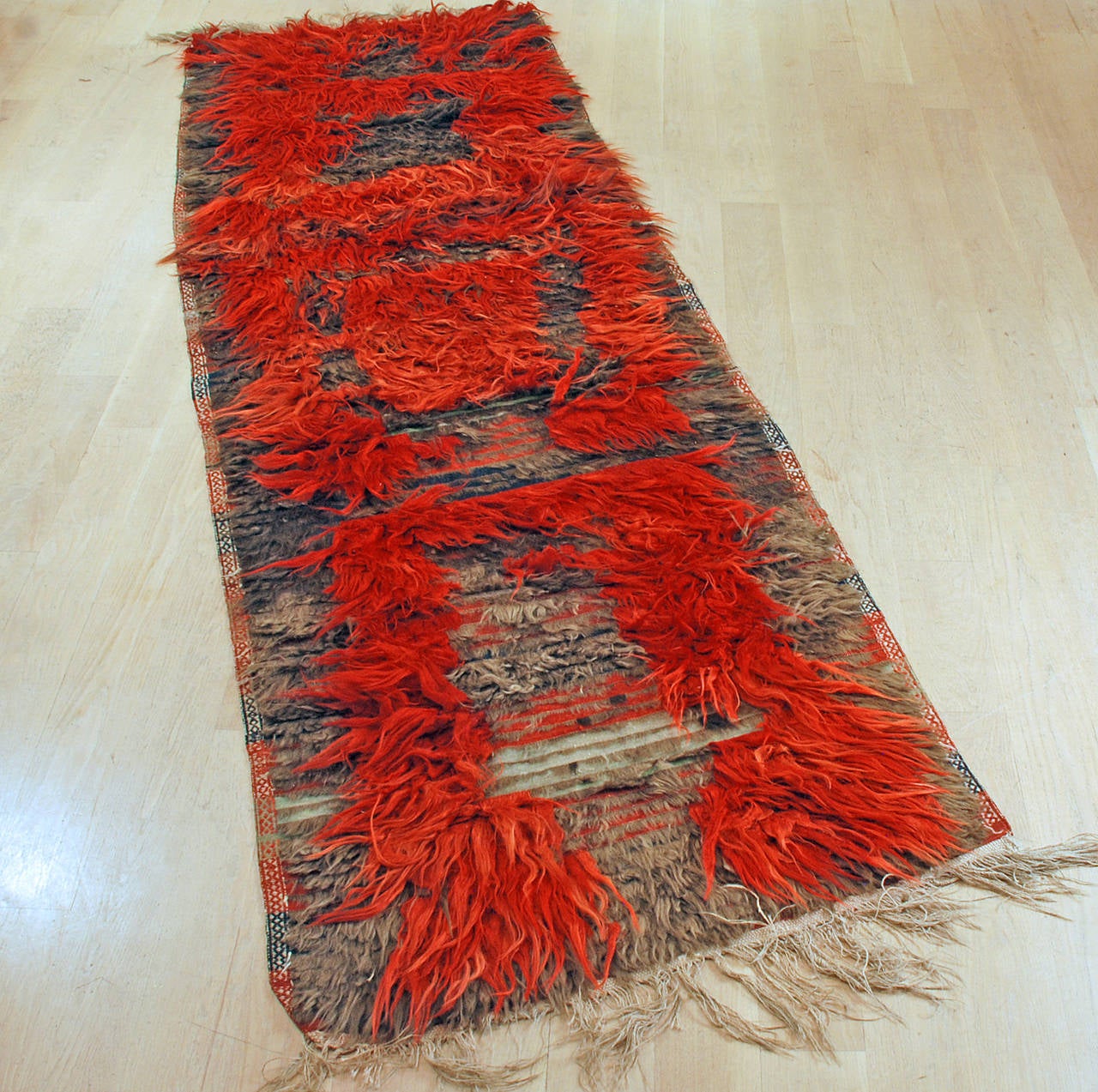 Antique Turkish Angora Wool Tulu, circa 1900 In Excellent Condition For Sale In San Francisco, CA