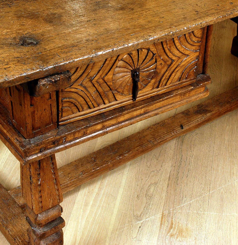 18th Century and Earlier Rare 17th Century Spanish Chestnut Knee-hole Desk / Table For Sale