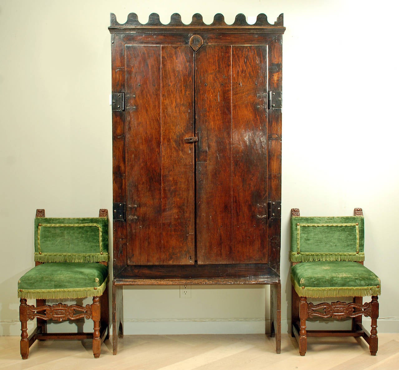 Brazilian Late 18th Century Colonial Jacaranda Wood Trastero from Brazil For Sale