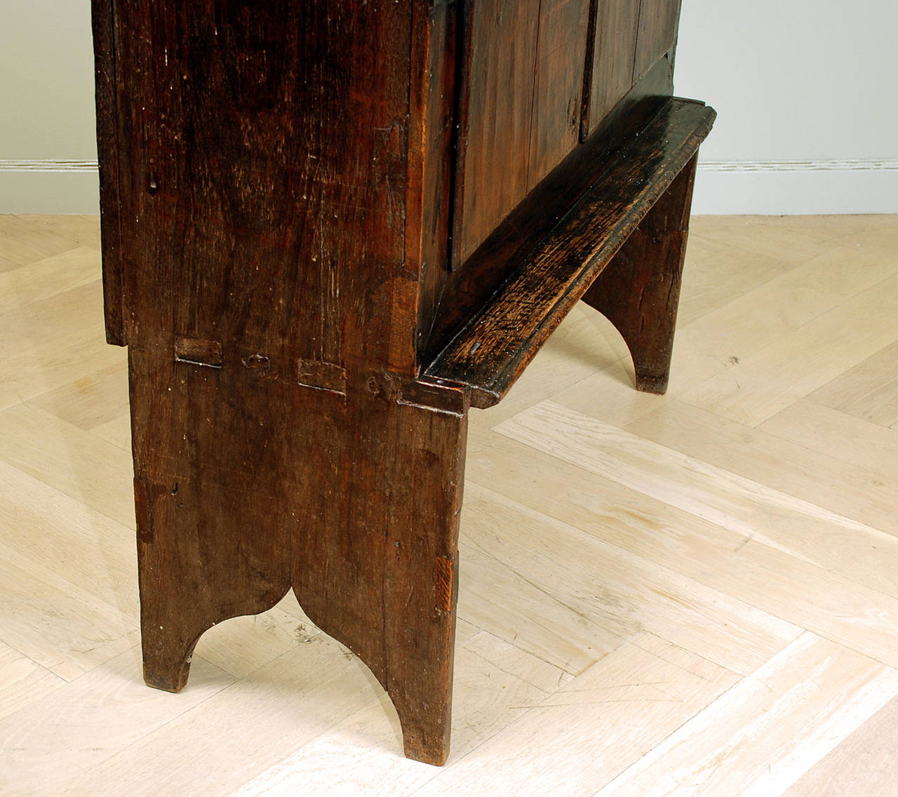 Late 18th Century Colonial Jacaranda Wood Trastero from Brazil For Sale 2