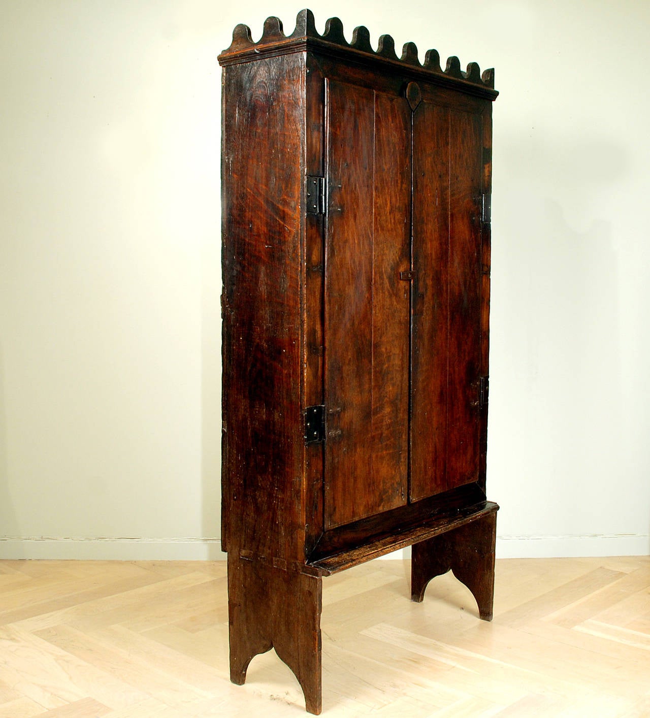 Late 18th Century Colonial Jacaranda Wood Trastero from Brazil For Sale 3