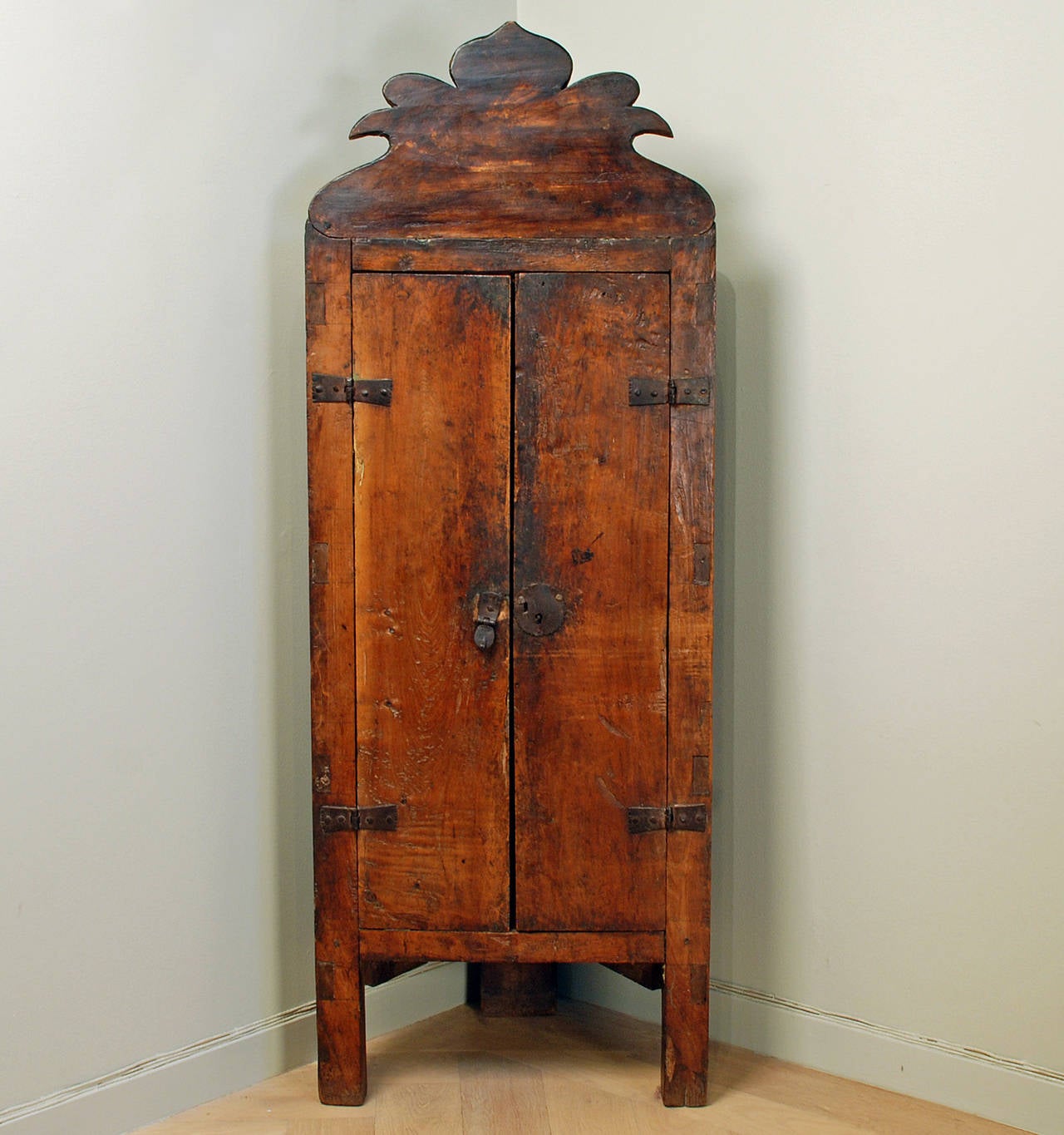 Mexican One of a Kind 18th Century Spanish Colonial Red Cedar Corner Cabinet For Sale