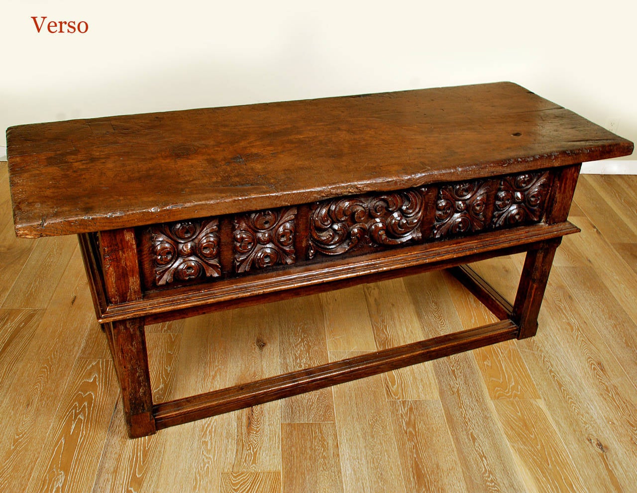 Late 17th Century Spanish Baroque Period Chestnut Kneehole Desk For Sale 4