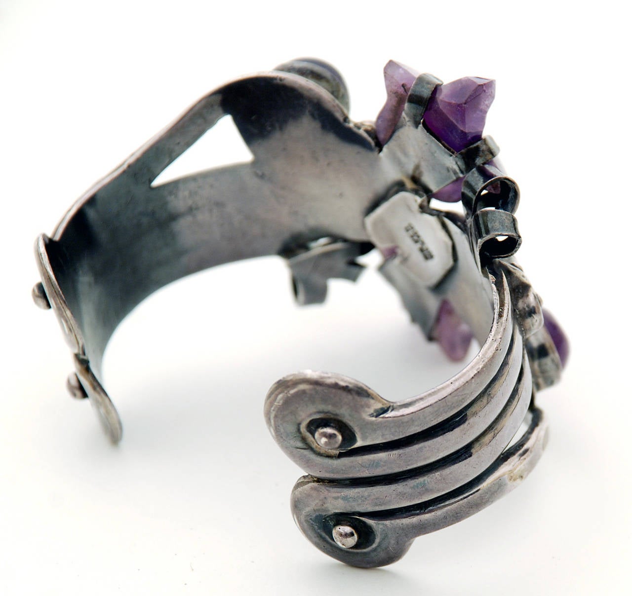 Vintage Mexican Silver and Amethyst Cuff Bracelet, circa 1940s For Sale 3