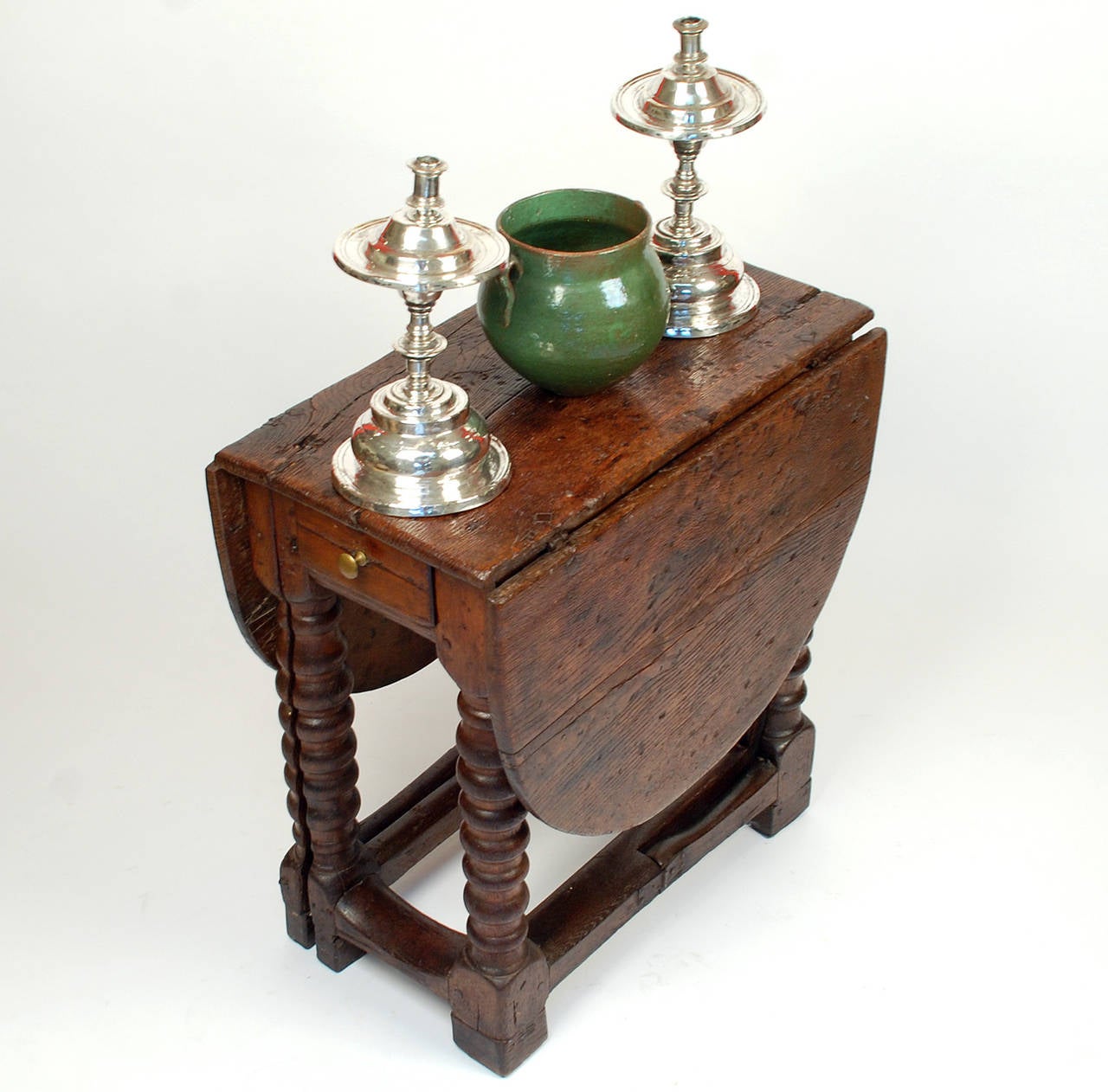 18th Century Rare Early Spanish Chestnut Gate-Leg Table For Sale
