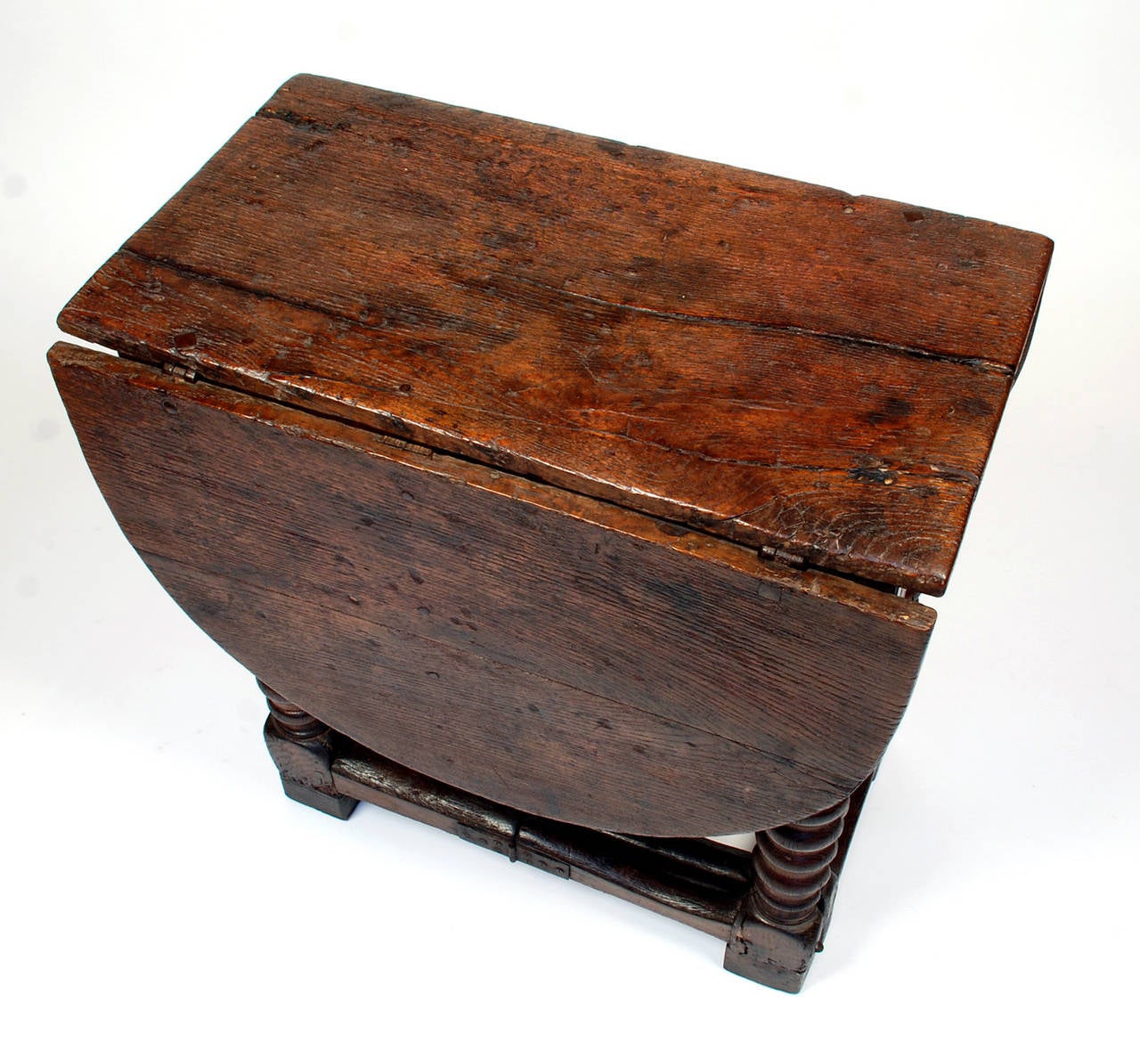 Rare Early Spanish Chestnut Gate-Leg Table For Sale 4