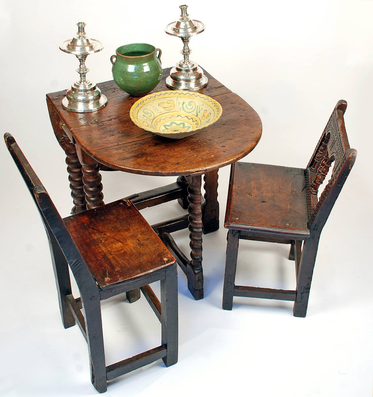 Rare Early Spanish Chestnut Gate-Leg Table For Sale 2