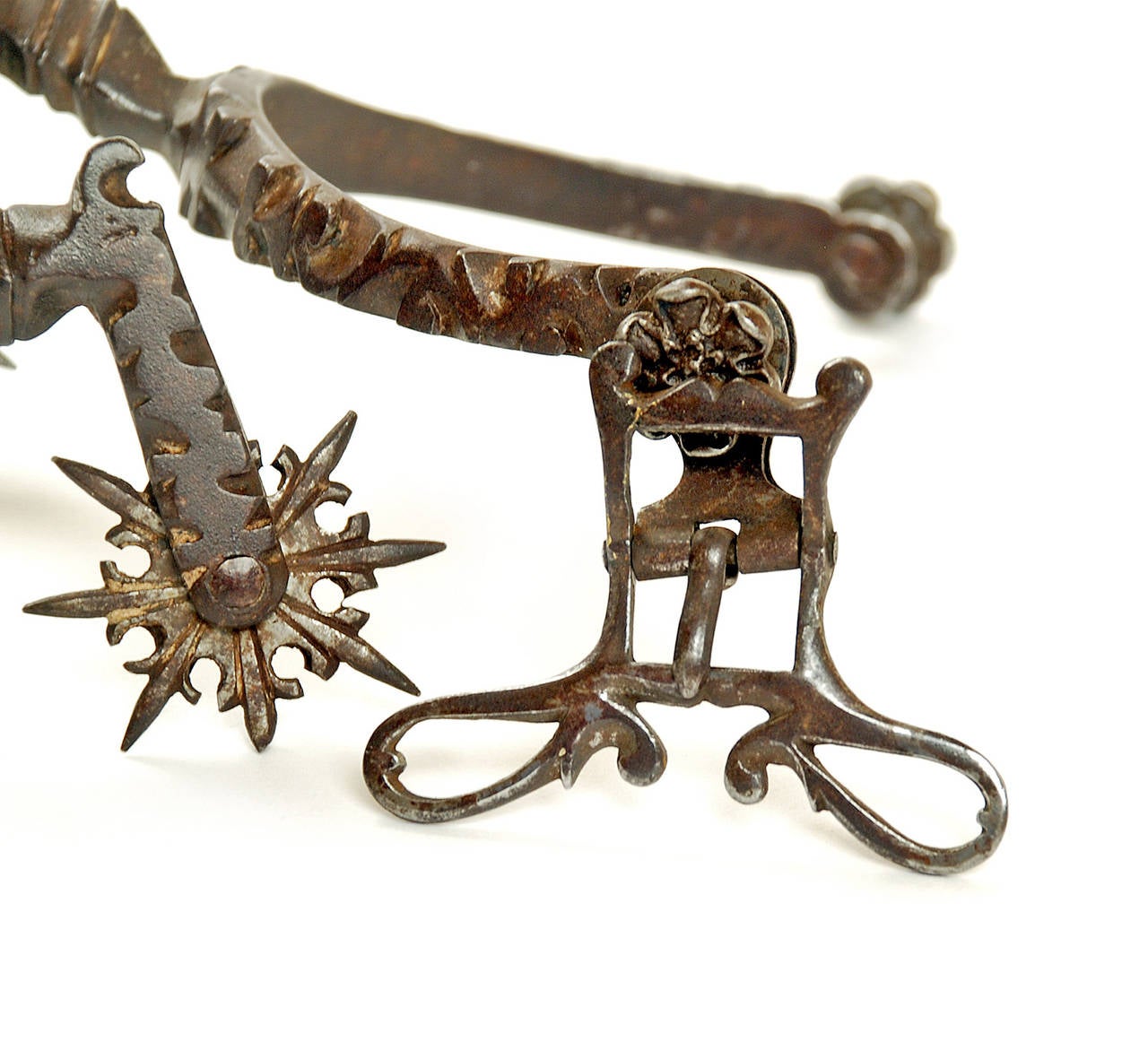 Pair of Late 16th Century Spanish Break Neck Spurs, circa 1575-1625 For Sale 2