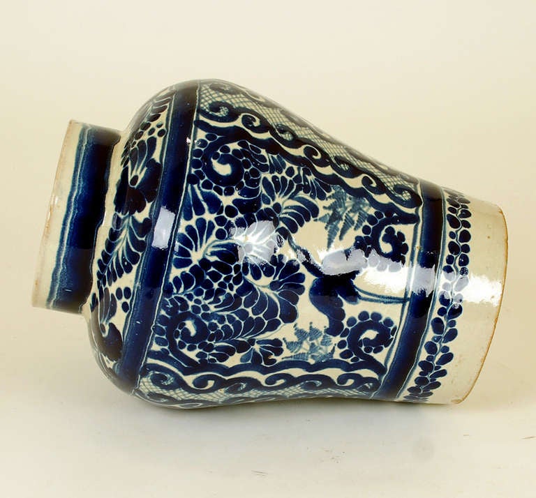 A Good Vintage Mexican Talavera Blue on White Jar - Uriarte Studio In Excellent Condition In San Francisco, CA