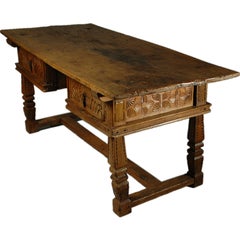 Rare 17th Century Spanish Chestnut Knee-hole Desk / Table