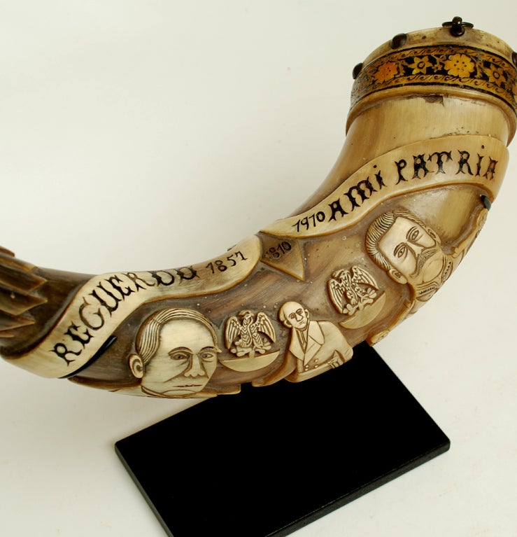 A Superb Antique Mexican Commemorative Powder Horn - 1910 In Excellent Condition For Sale In San Francisco, CA