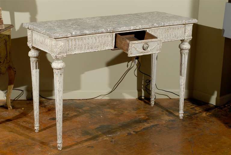 Pair of pale gray painted classical Louis XVI style consoles. For Sale 2