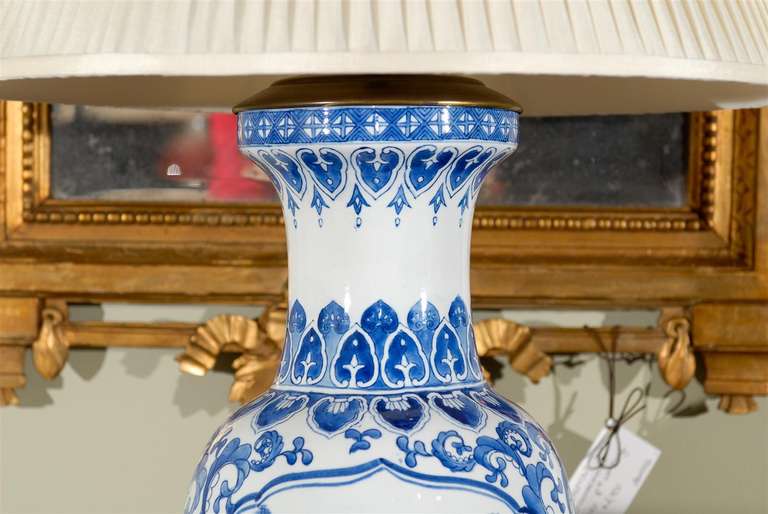 XIXe siècle Paire de lampes anciennes en porcelaine bleue et blanche