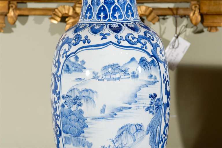 Paire de lampes anciennes en porcelaine bleue et blanche 1