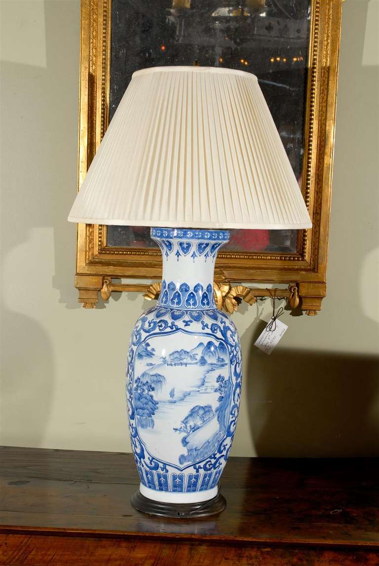 Paire de lampes anciennes en porcelaine bleue et blanche 4