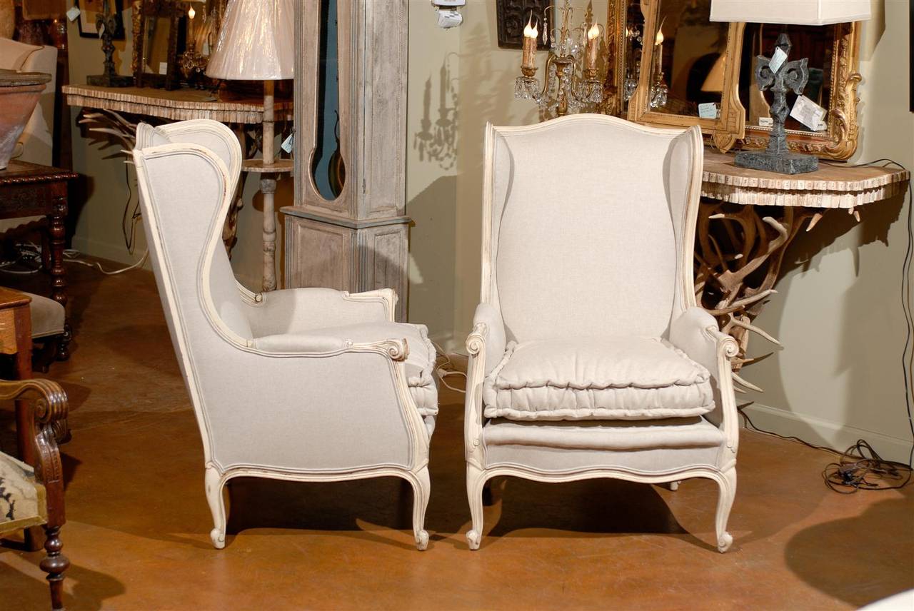 Pair of Early 20th Century Louis XV Style Paint Decorated Upholstered Bergeres In Excellent Condition In Atlanta, GA